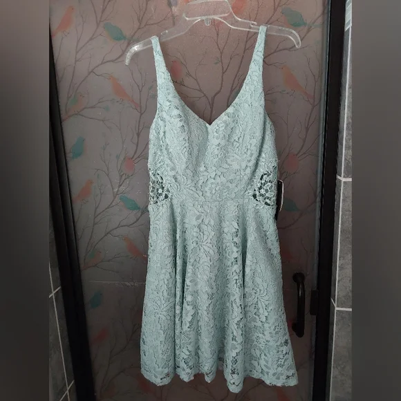 Jodi Kristopher | Dresses | Elegant Lace Halter Dress In Mint Green |  Poshmark